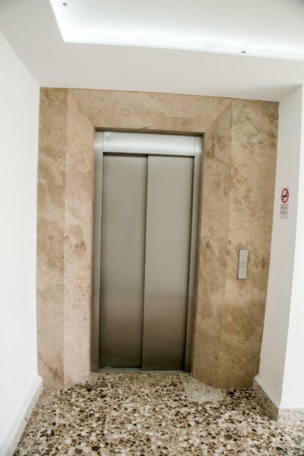 Booking 500 Monterrey Exterior foto